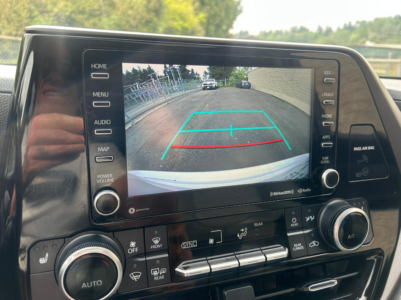 Toyota Highlander Hybrid XLE AWD 2022