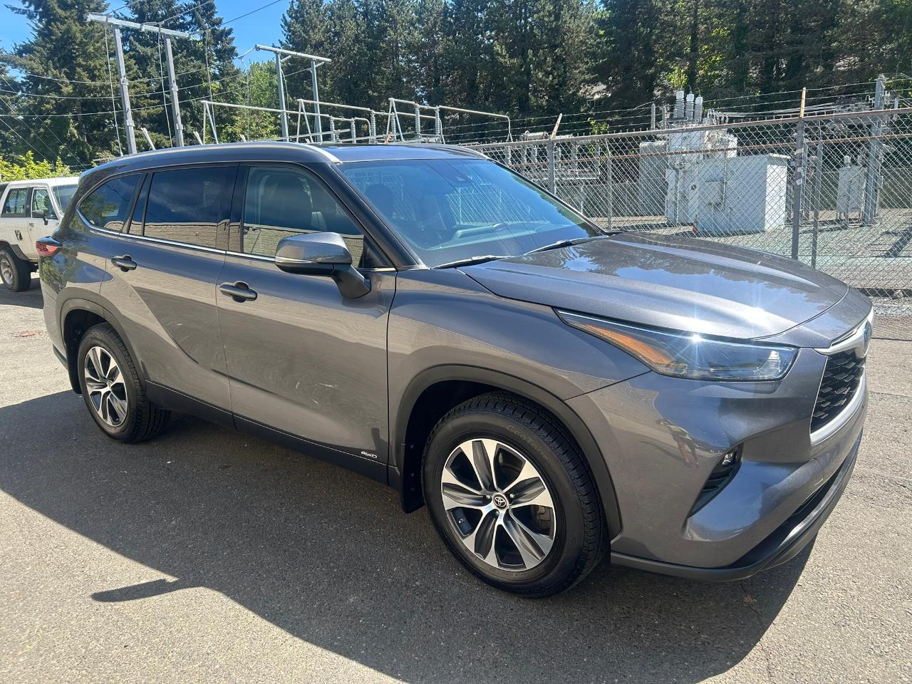 Toyota Highlander Hybrid XLE AWD 2022