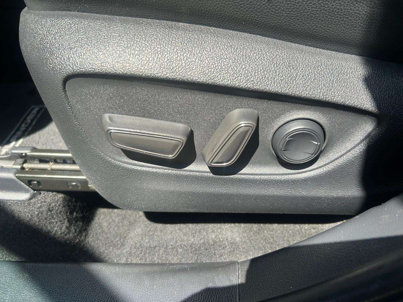 Toyota Highlander Hybrid XLE AWD 2022