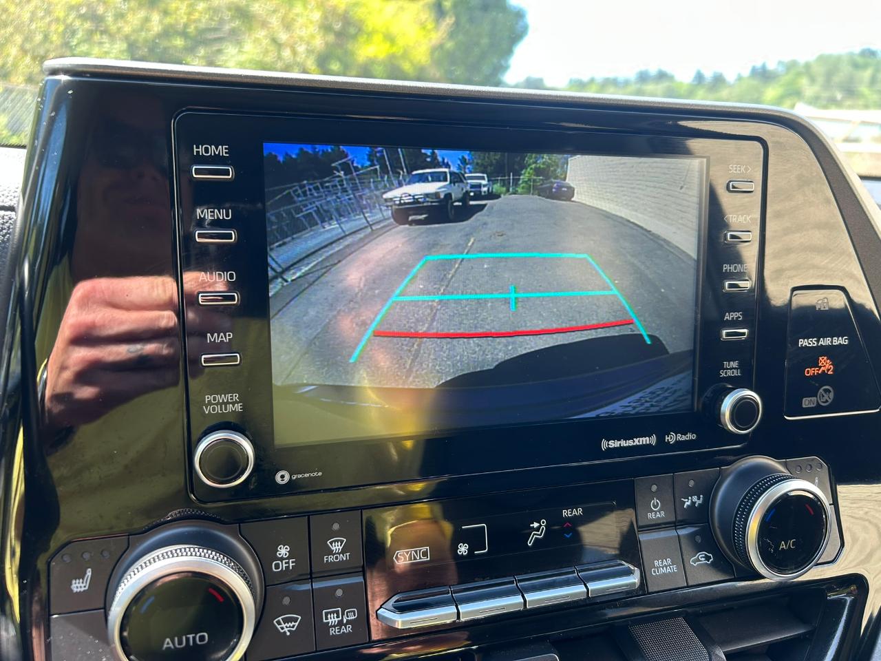 Toyota Highlander Hybrid XLE AWD 2022