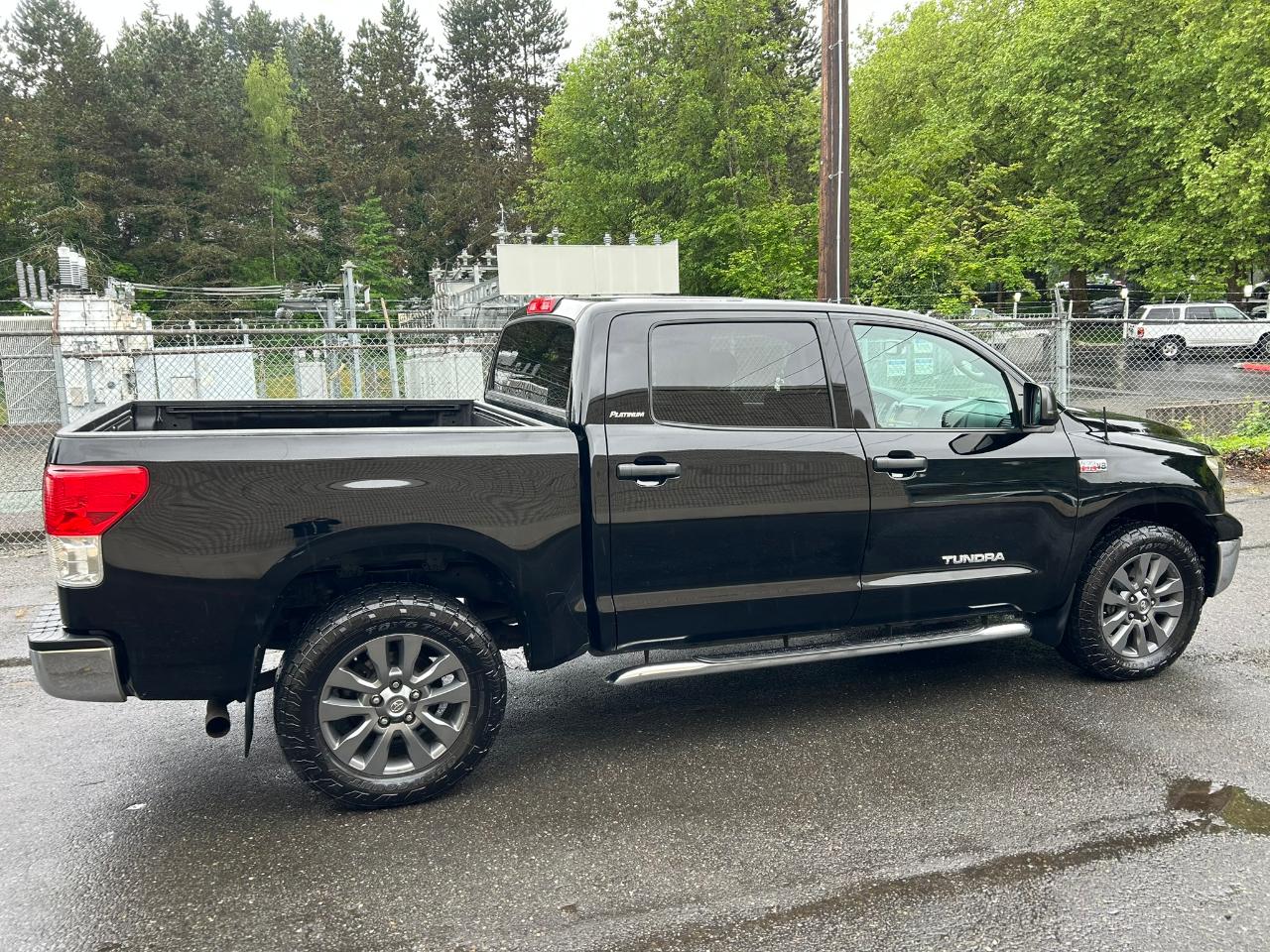 Toyota Tundra Platinum Crew Max 4WD 5.7L V8 2010