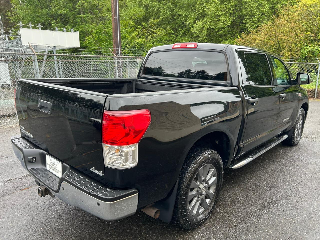 Toyota Tundra Platinum Crew Max 4WD 5.7L V8 2010