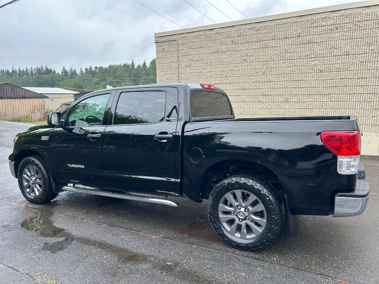 Toyota Tundra Platinum Crew Max 4WD 5.7L V8 2010