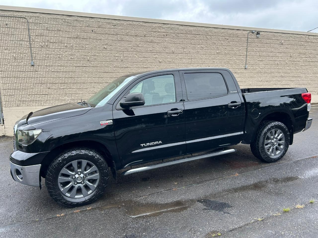 Toyota Tundra Platinum Crew Max 4WD 5.7L V8 2010