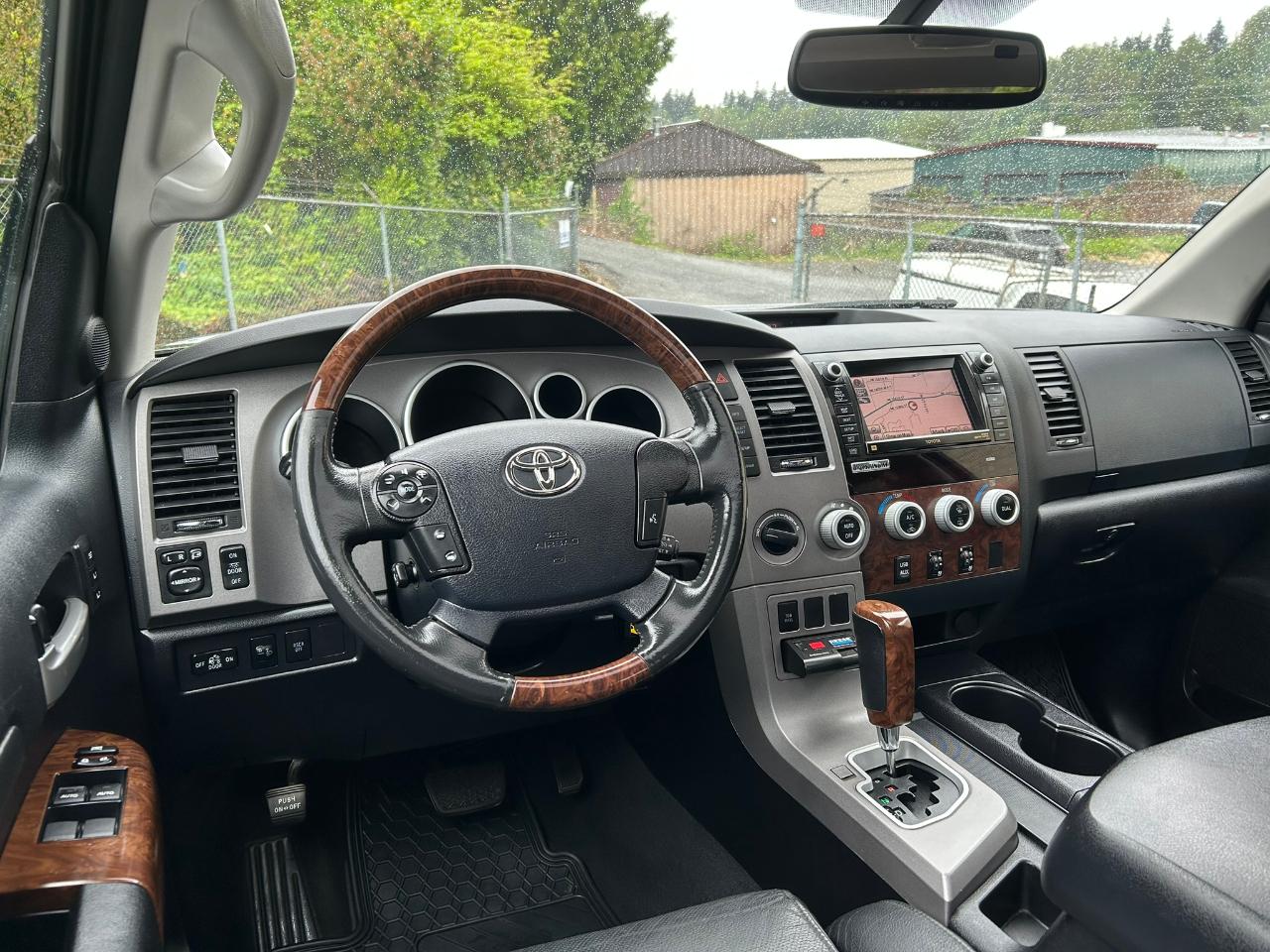 Toyota Tundra Platinum Crew Max 4WD 5.7L V8 2010