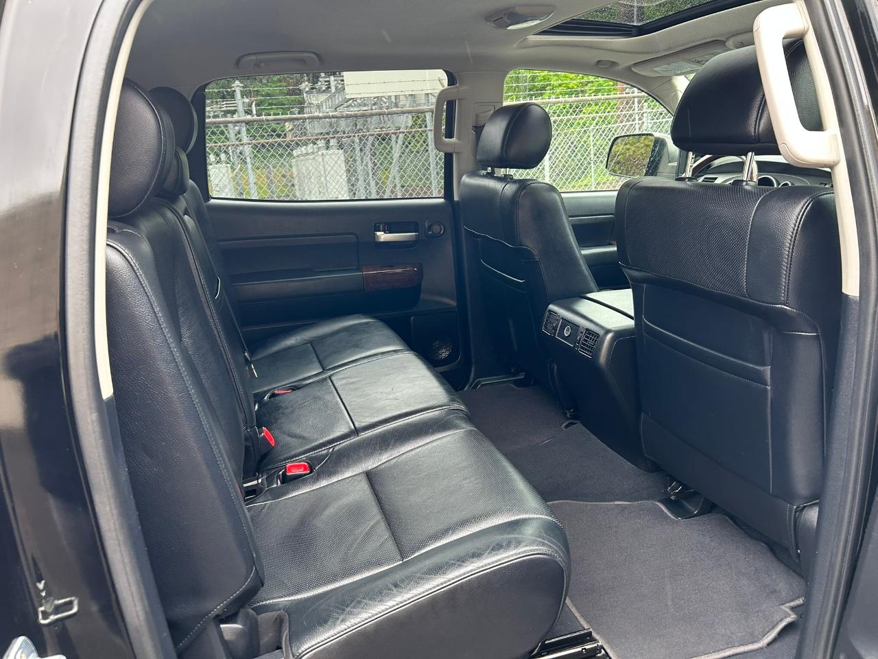 Toyota Tundra Platinum Crew Max 4WD 5.7L V8 2010