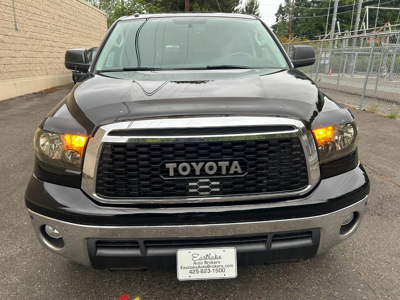 Toyota Tundra Platinum Crew Max 4WD 5.7L V8 2010
