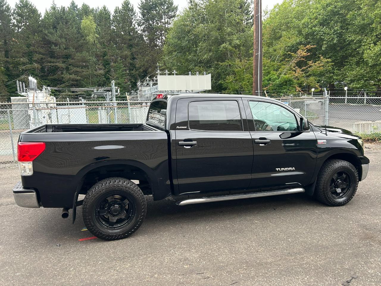 Toyota Tundra Platinum Crew Max 4WD 5.7L V8 2010