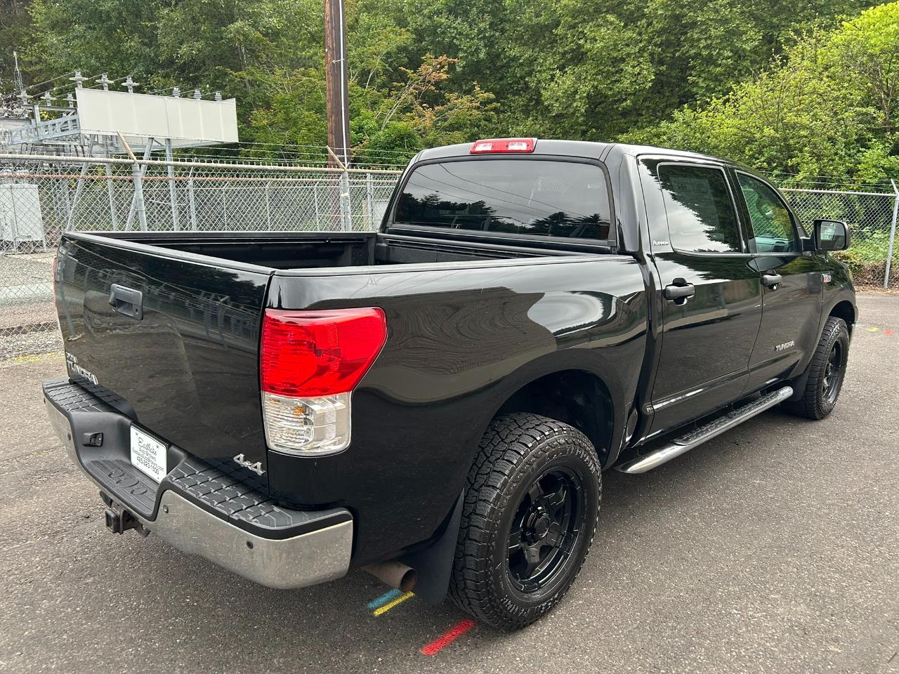 Toyota Tundra Platinum Crew Max 4WD 5.7L V8 2010