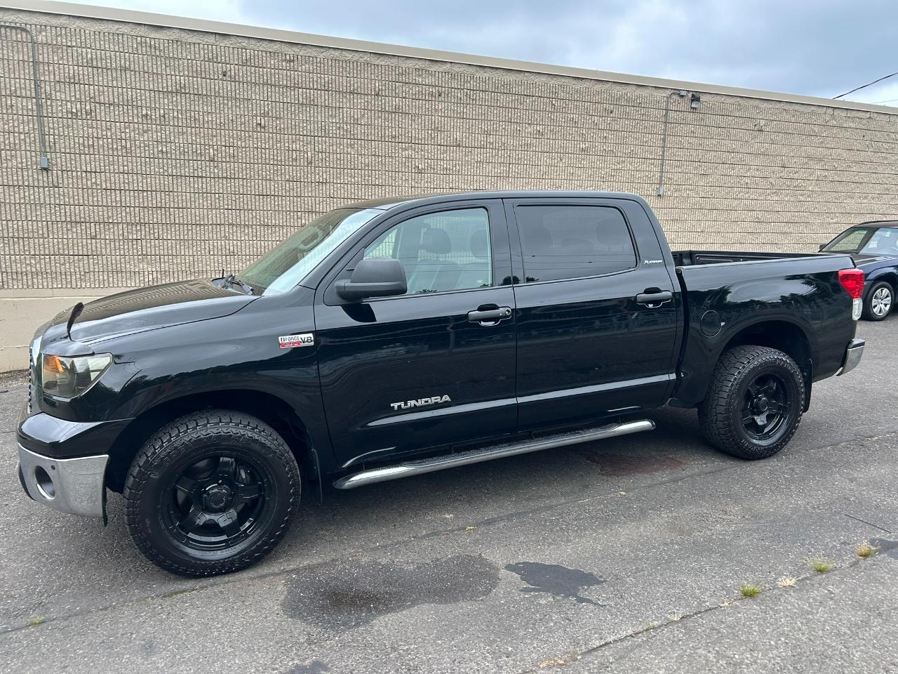 Toyota Tundra Platinum Crew Max 4WD 5.7L V8 2010