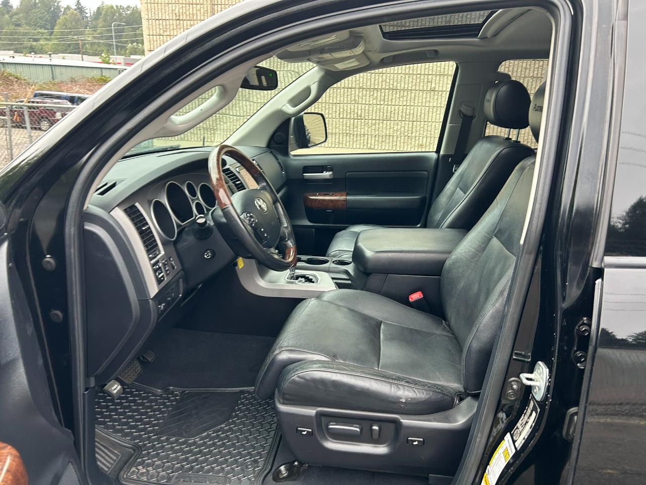 Toyota Tundra Platinum Crew Max 4WD 5.7L V8 2010