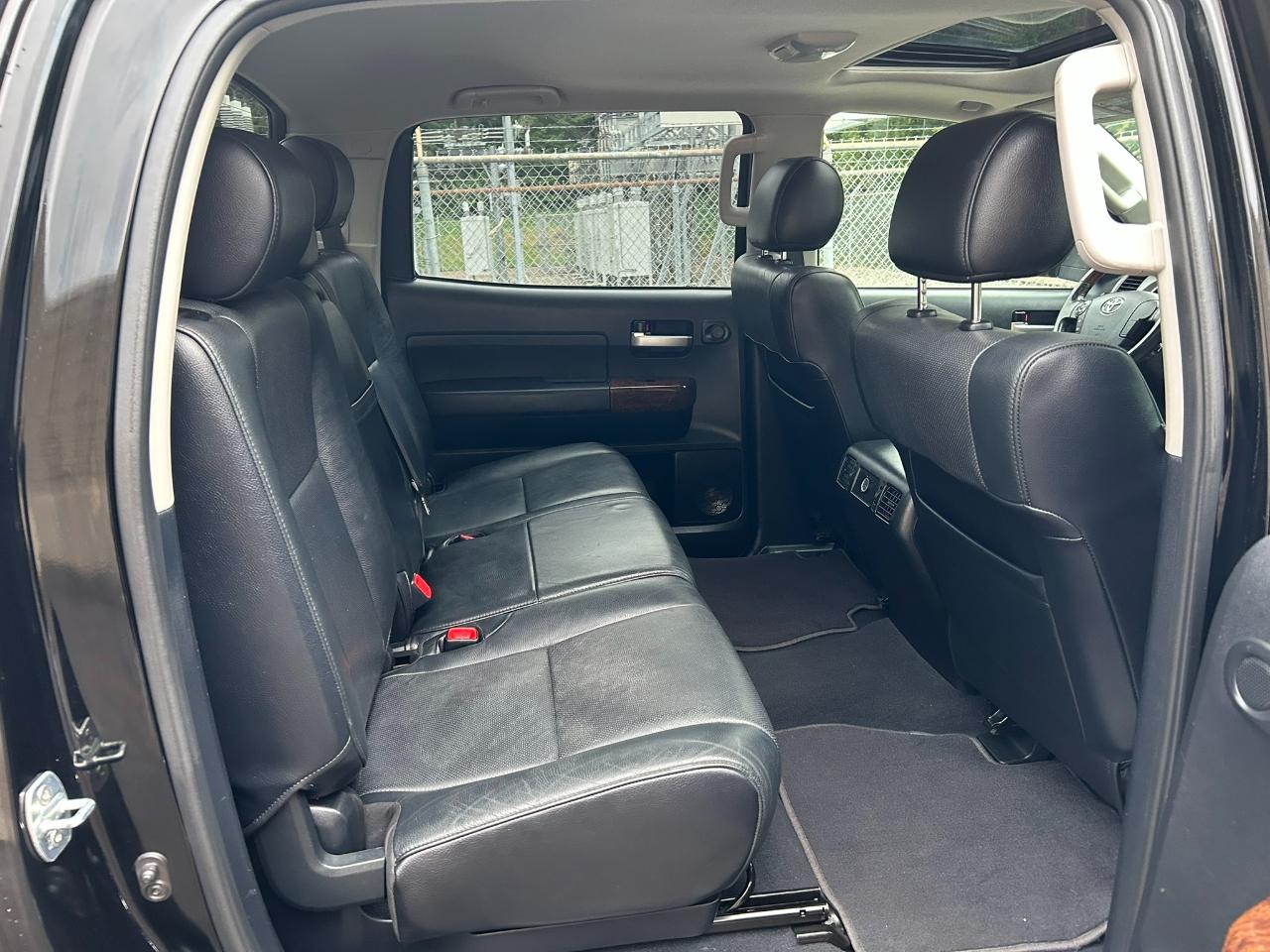 Toyota Tundra Platinum Crew Max 4WD 5.7L V8 2010
