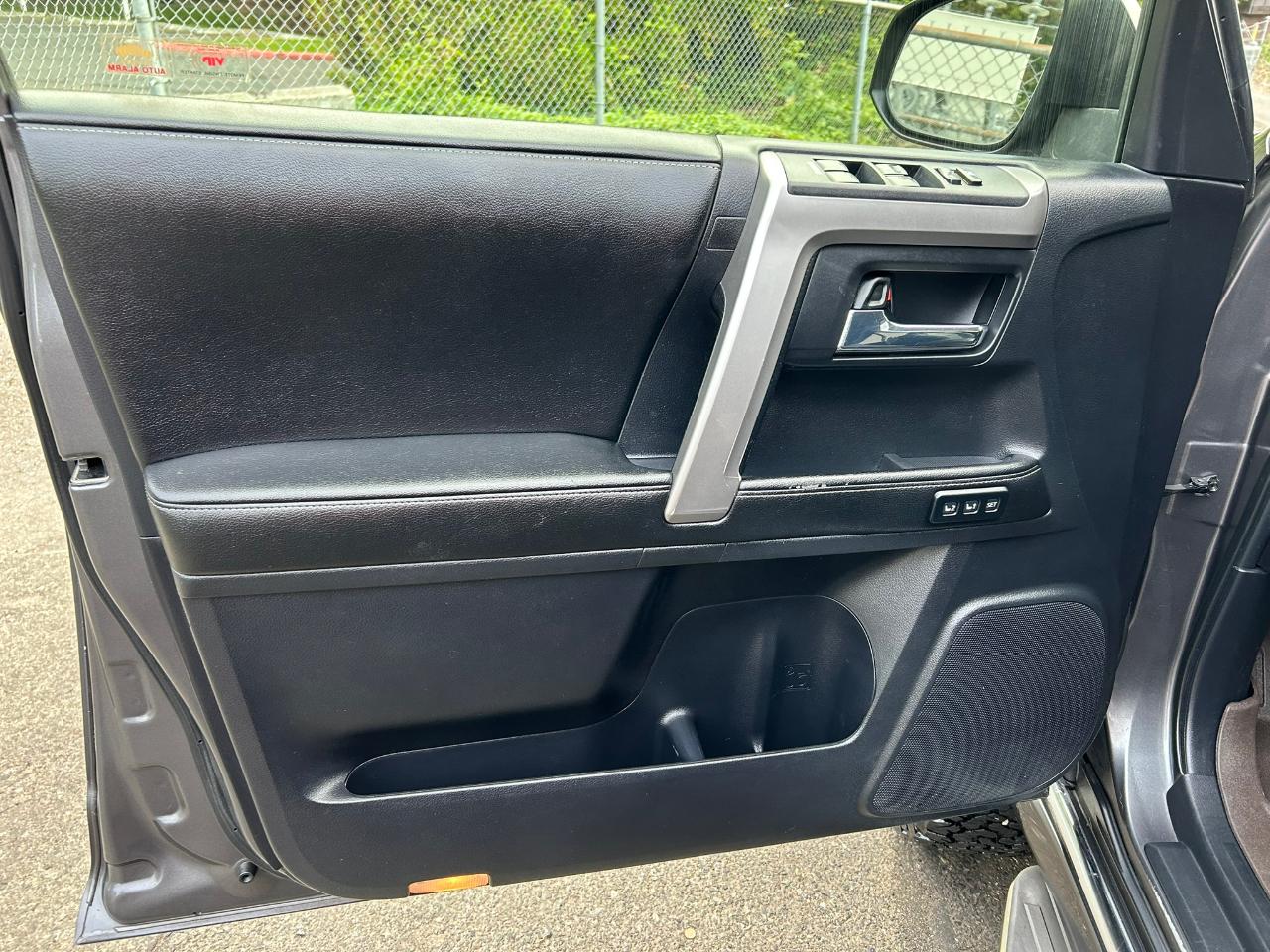 Toyota 4Runner Limited 4WD V6 2014
