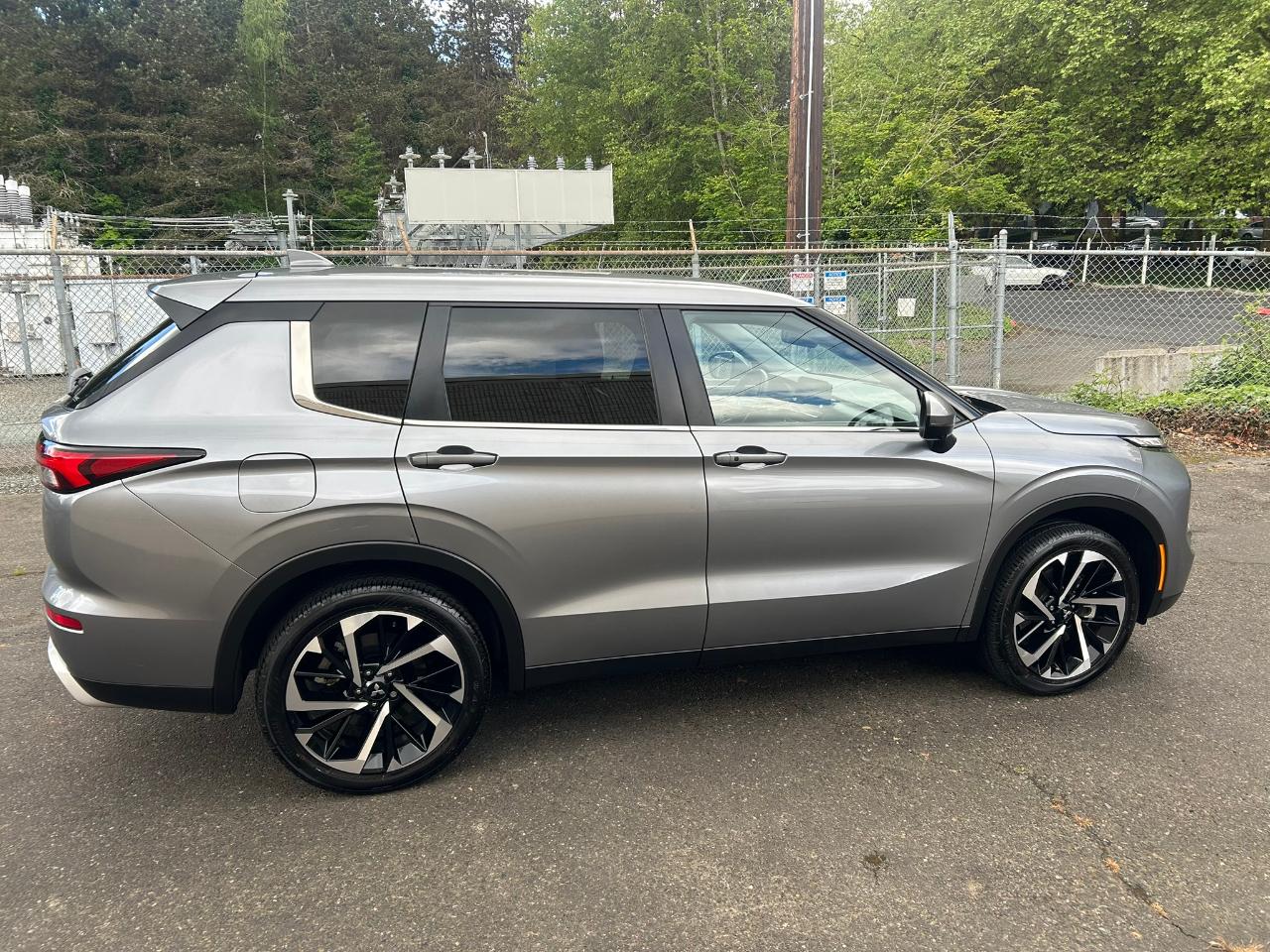 Mitsubishi Outlander SE 4WD 2023
