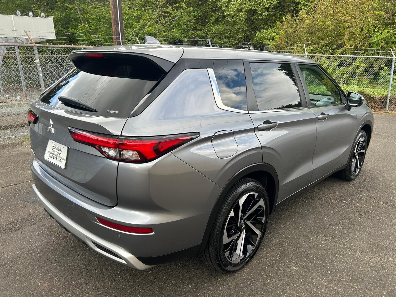 Mitsubishi Outlander SE 4WD 2023