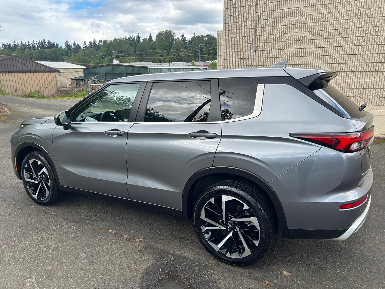 Mitsubishi Outlander SE 4WD 2023