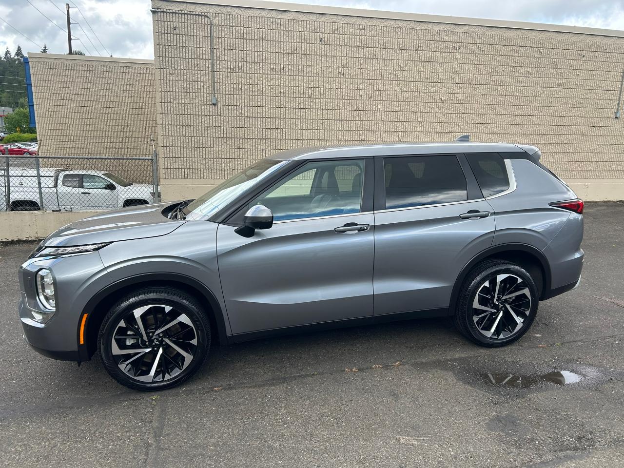 Mitsubishi Outlander SE 4WD 2023