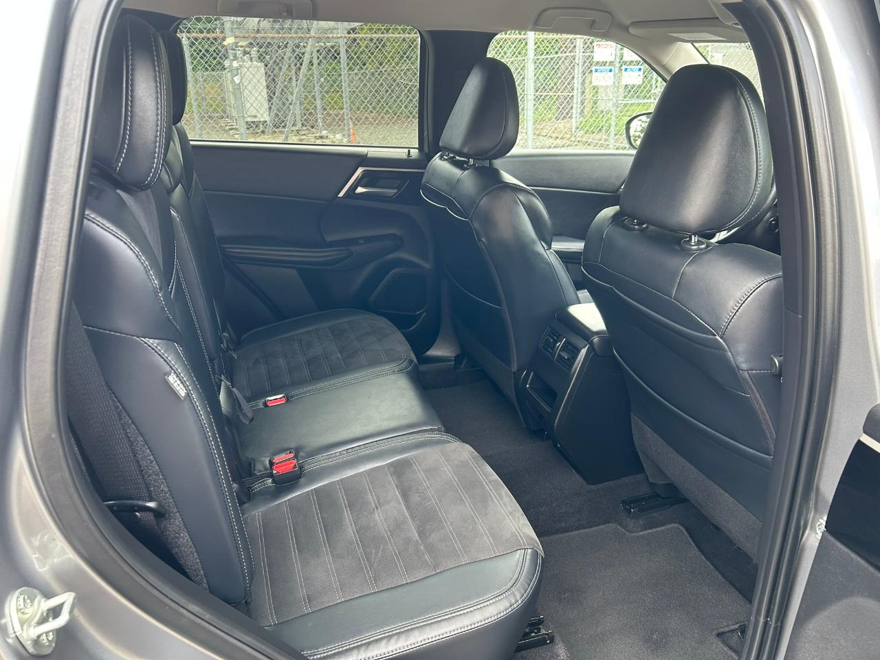 Mitsubishi Outlander SE 4WD 2023