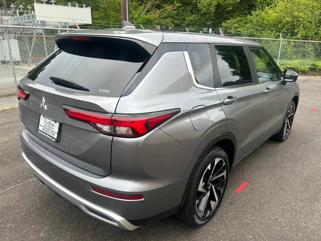 Mitsubishi Outlander SE 4WD 2023