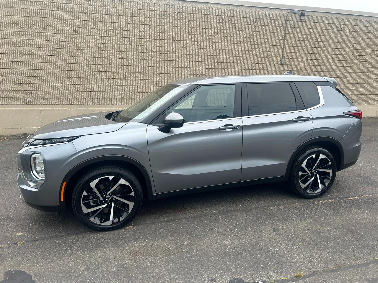 Mitsubishi Outlander SE 4WD 2023