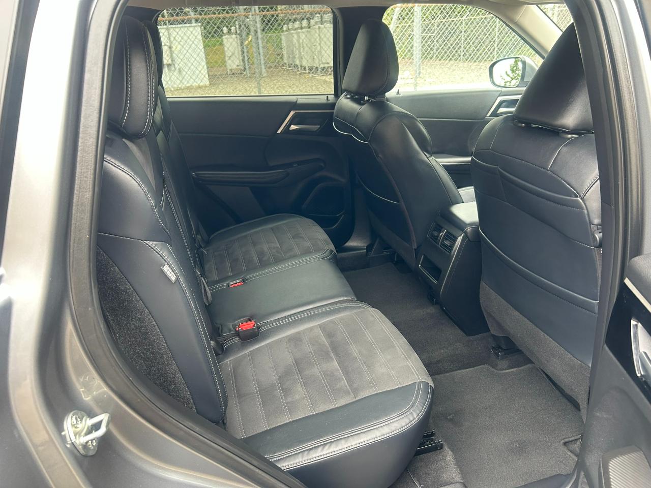 Mitsubishi Outlander SE 4WD 2023