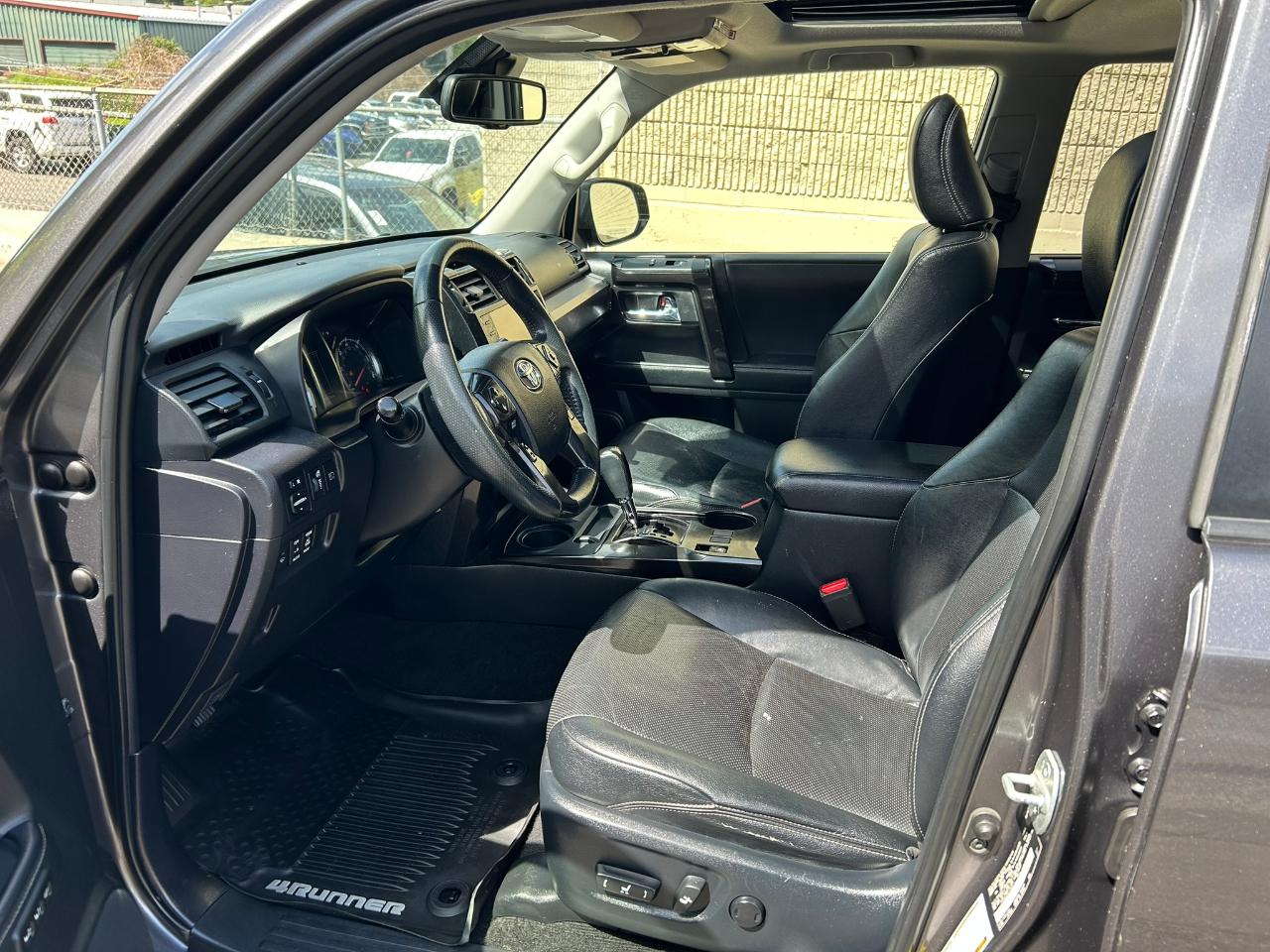 Toyota 4Runner Limited Nightshade Edition 4WD 2020