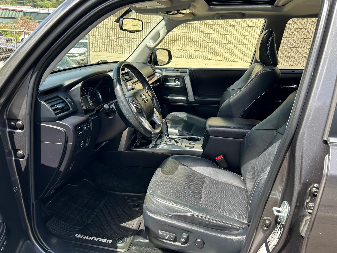 Toyota 4Runner Limited 4WD V6 2016