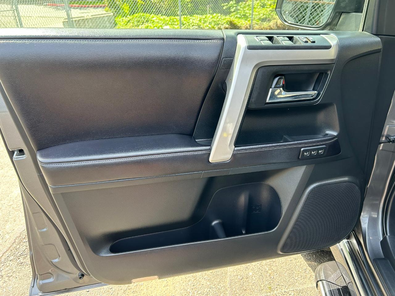Toyota 4Runner Limited 4WD V6 2016