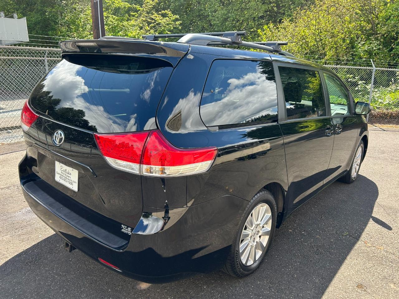 Toyota Sienna XLE AWD 7-Passenger V6 2014