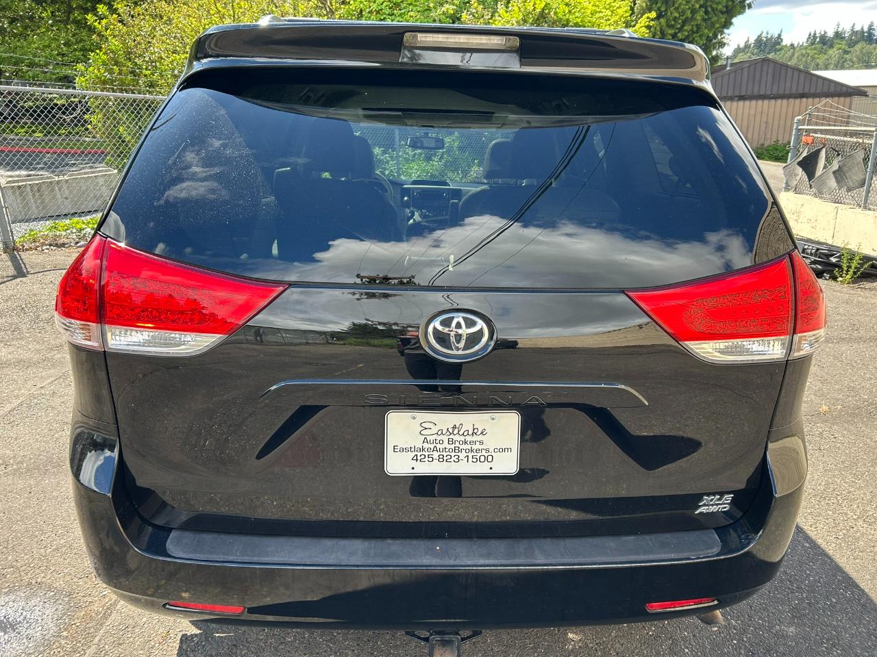 Toyota Sienna XLE AWD 7-Passenger V6 2014