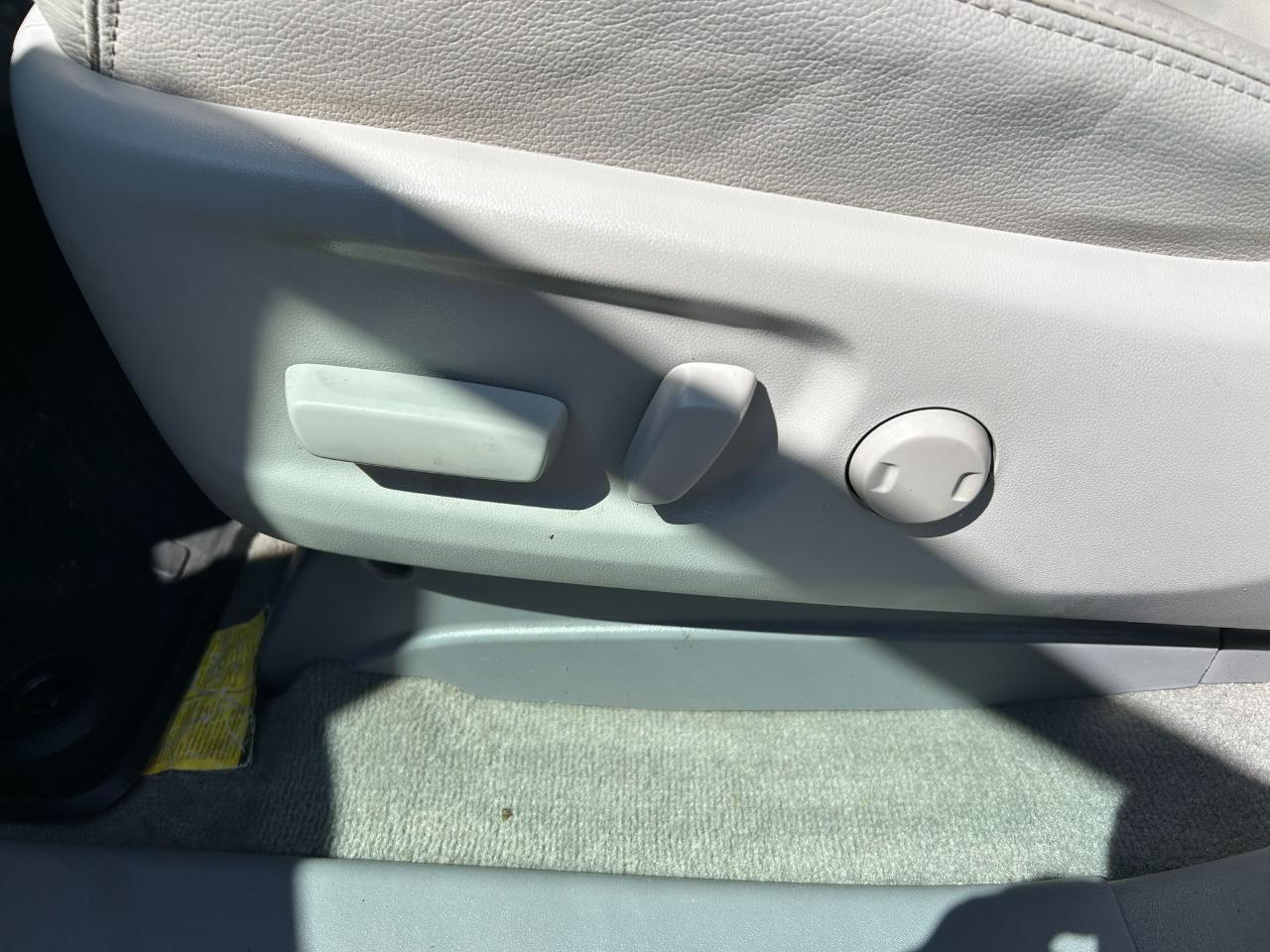 Toyota Sienna XLE AWD 7-Passenger V6 2014