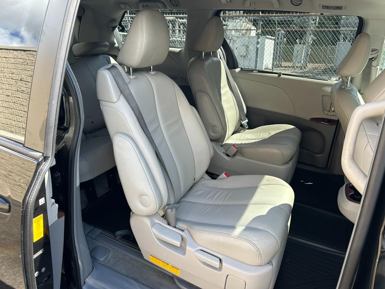 Toyota Sienna XLE AWD 7-Passenger V6 2014