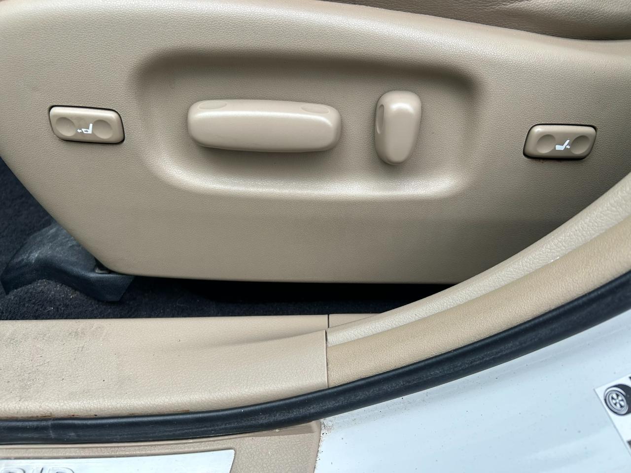 Toyota Highlander Hybrid Limited 4WD 2012