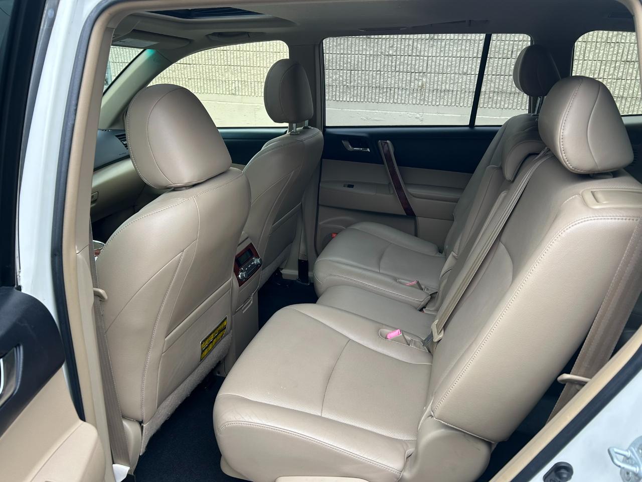Toyota Highlander Hybrid Limited 4WD 2012