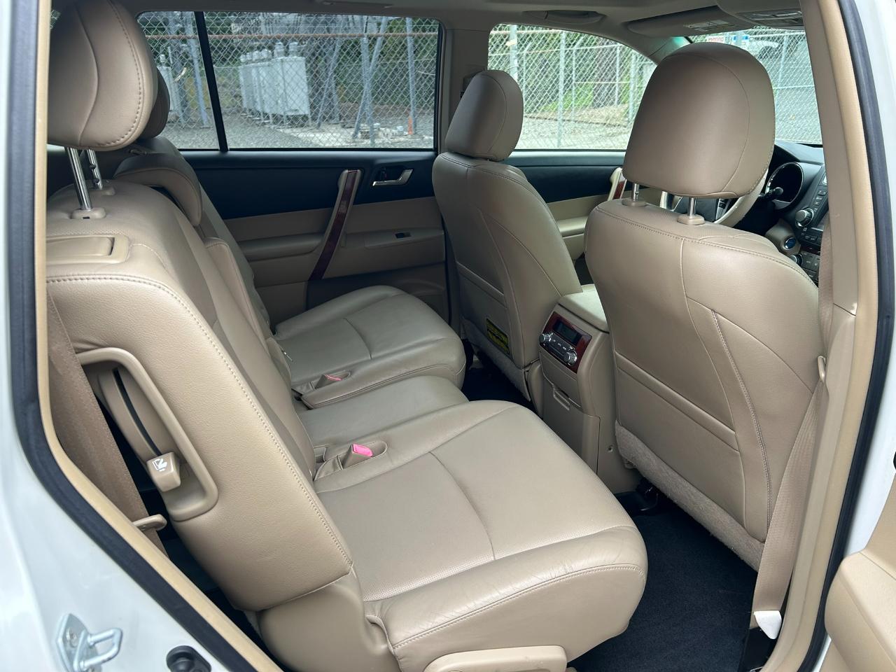 Toyota Highlander Hybrid Limited 4WD 2012