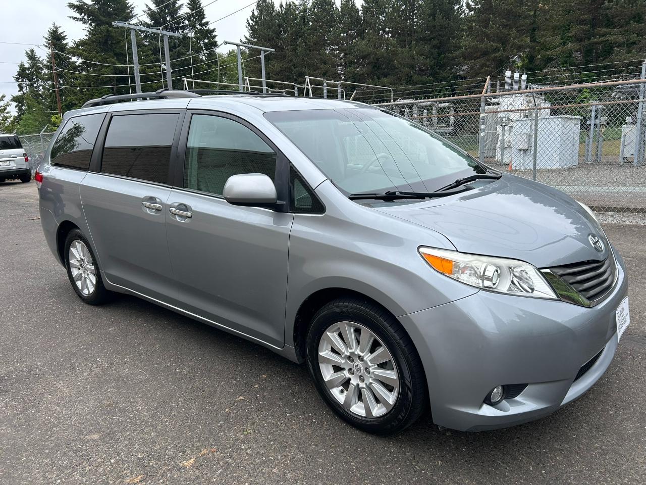 Toyota Sienna  2011