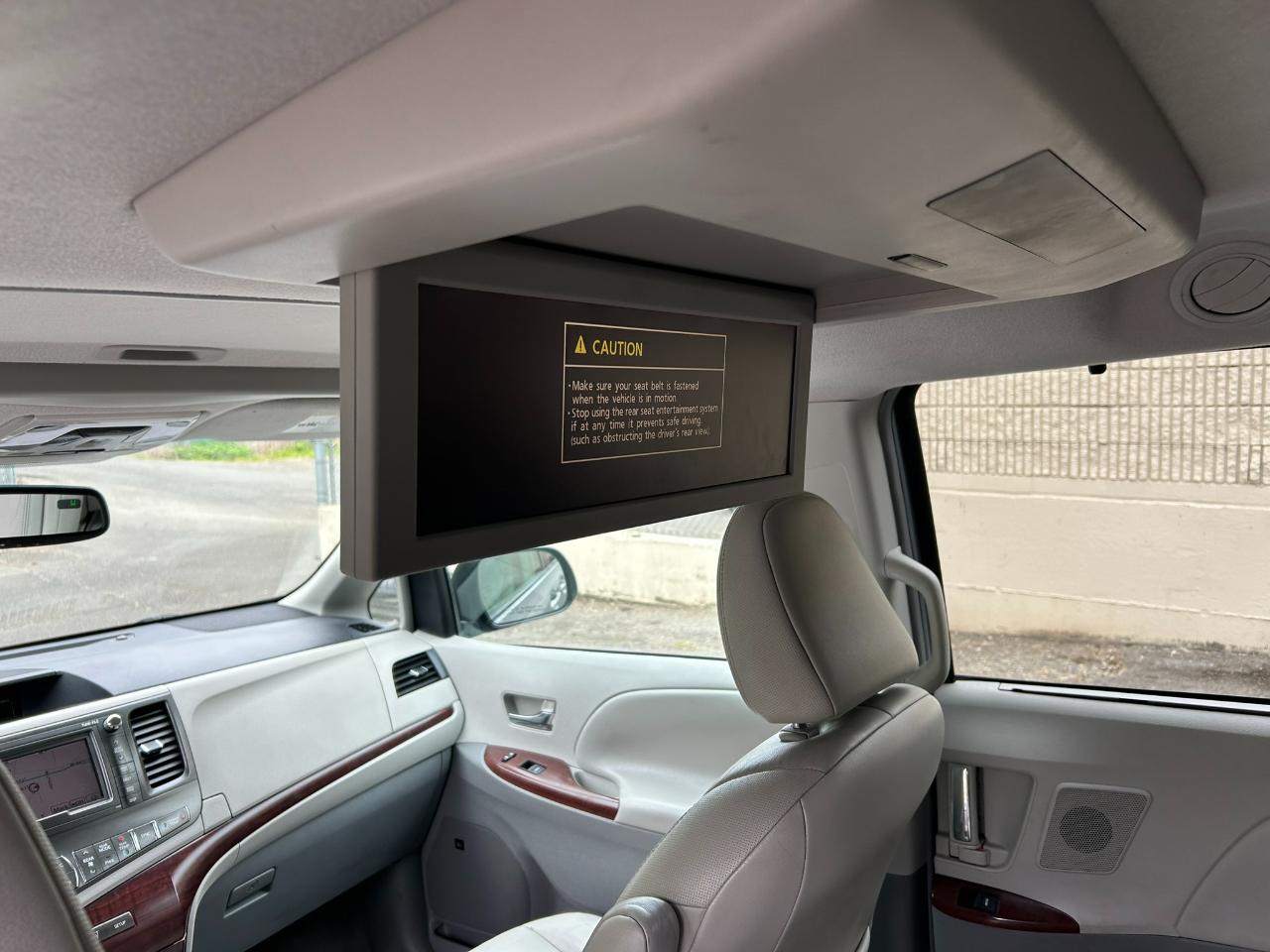 Toyota Sienna  2011