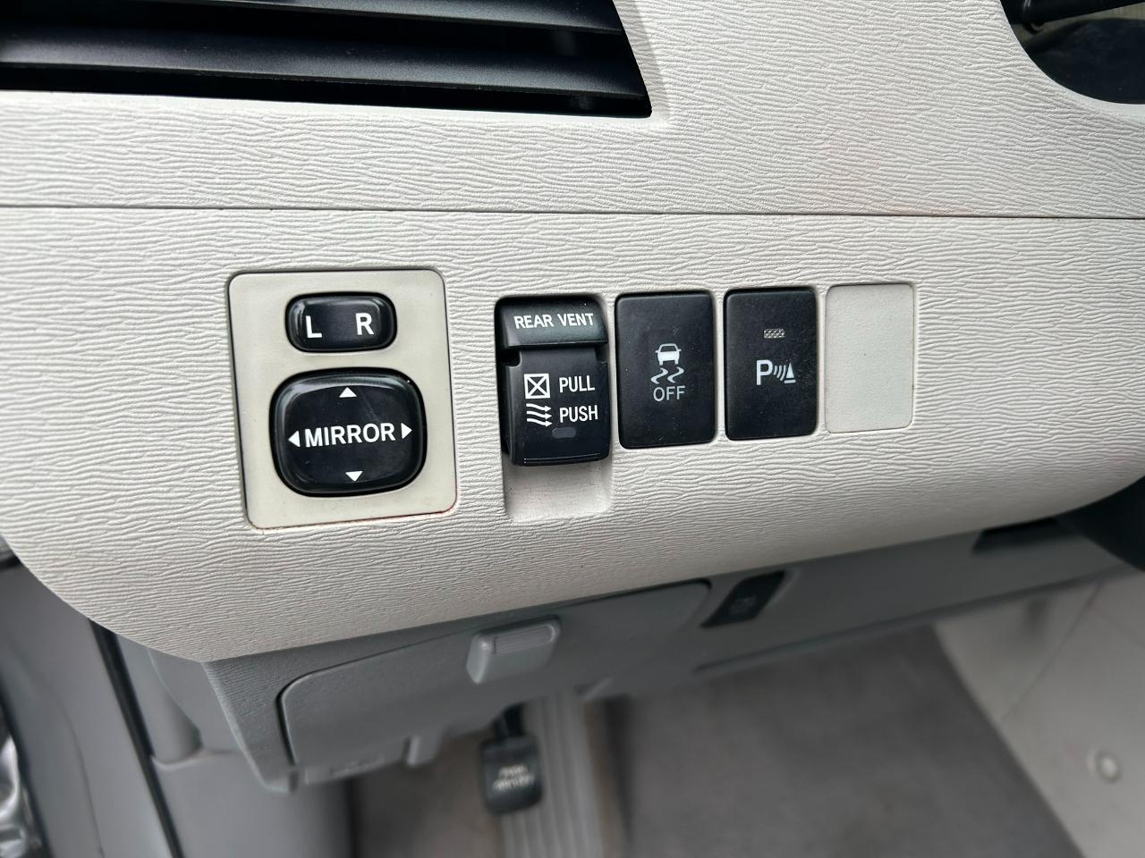 Toyota Sienna  2011