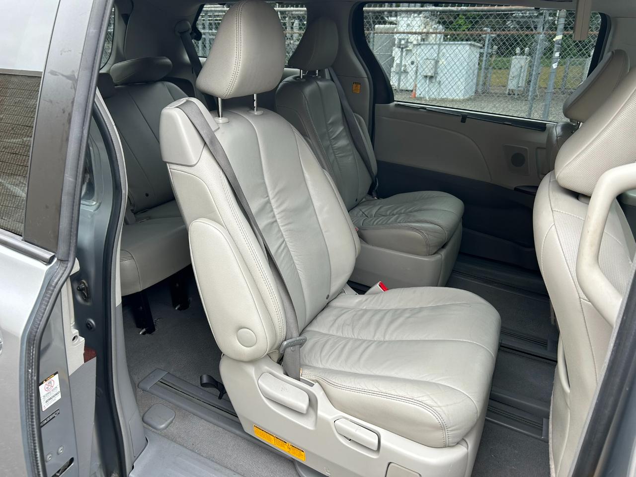 Toyota Sienna  2011