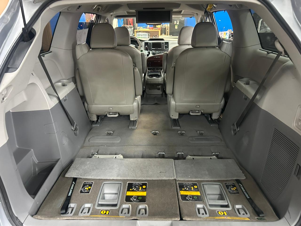 Toyota Sienna  2011
