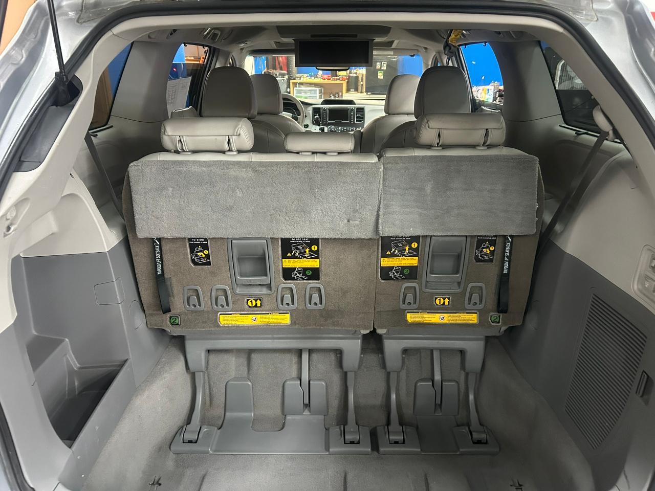 Toyota Sienna  2011