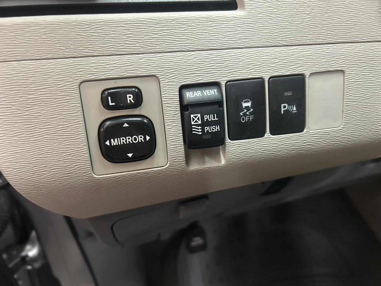 Toyota Sienna  2011