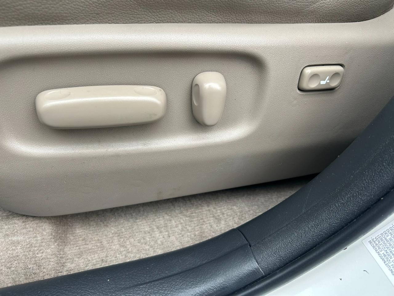 Toyota RAV4 Limited V6 4WD 2008