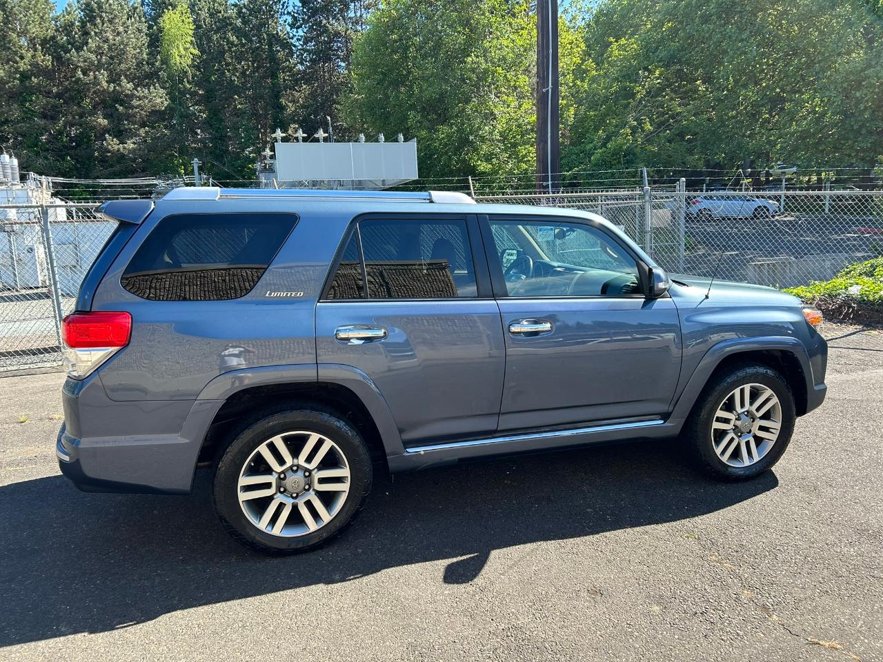 Toyota 4Runner Limited 4WD V6 2011