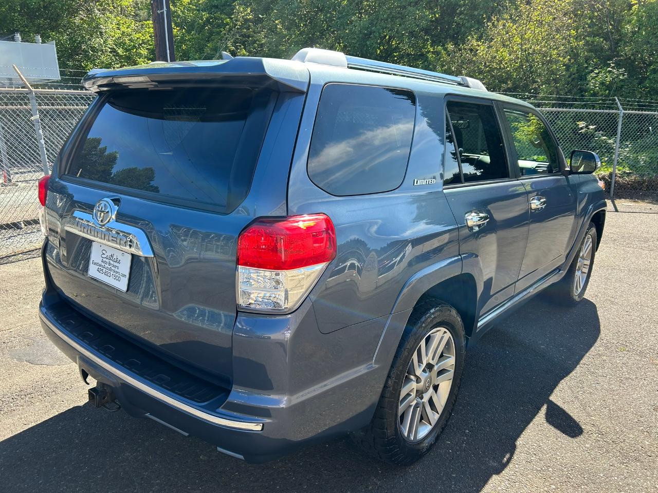 Toyota 4Runner Limited 4WD V6 2011