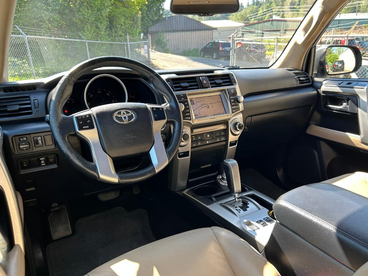 Toyota 4Runner Limited 4WD V6 2011