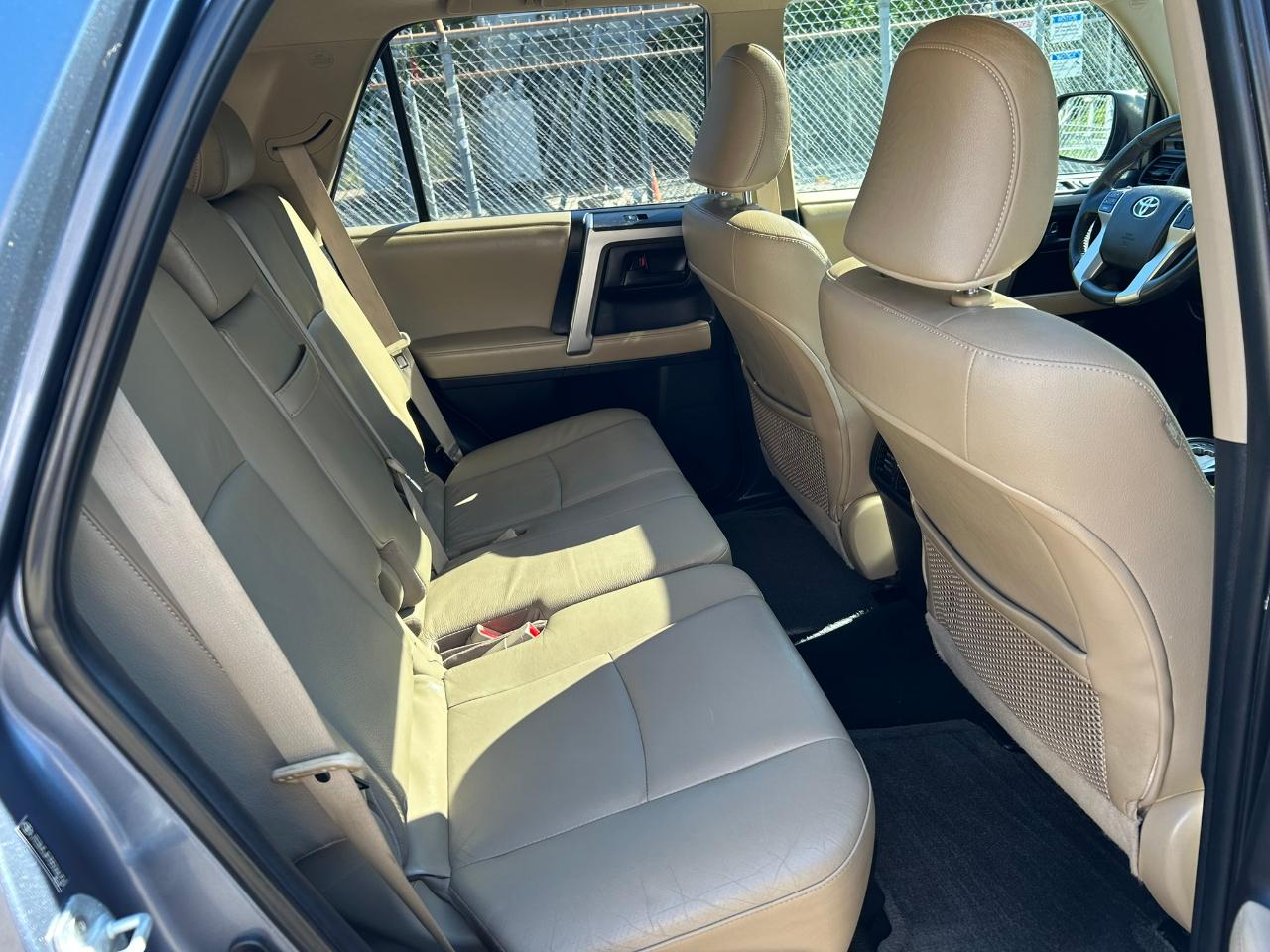Toyota 4Runner Limited 4WD V6 2011