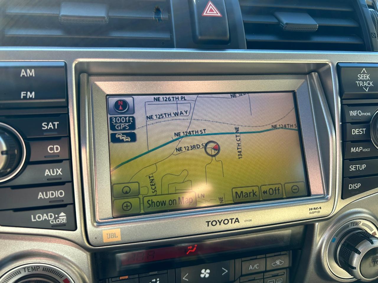 Toyota 4Runner Limited 4WD V6 2011