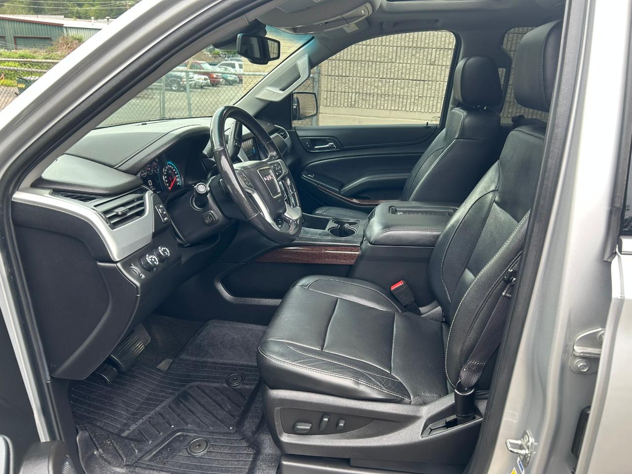 GMC Yukon SLT 4WD 2017