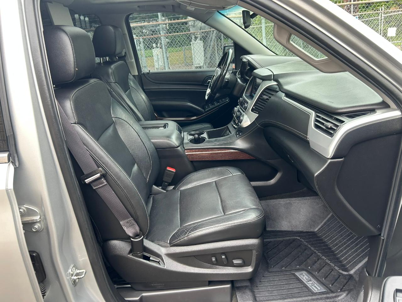GMC Yukon SLT 4WD 2017